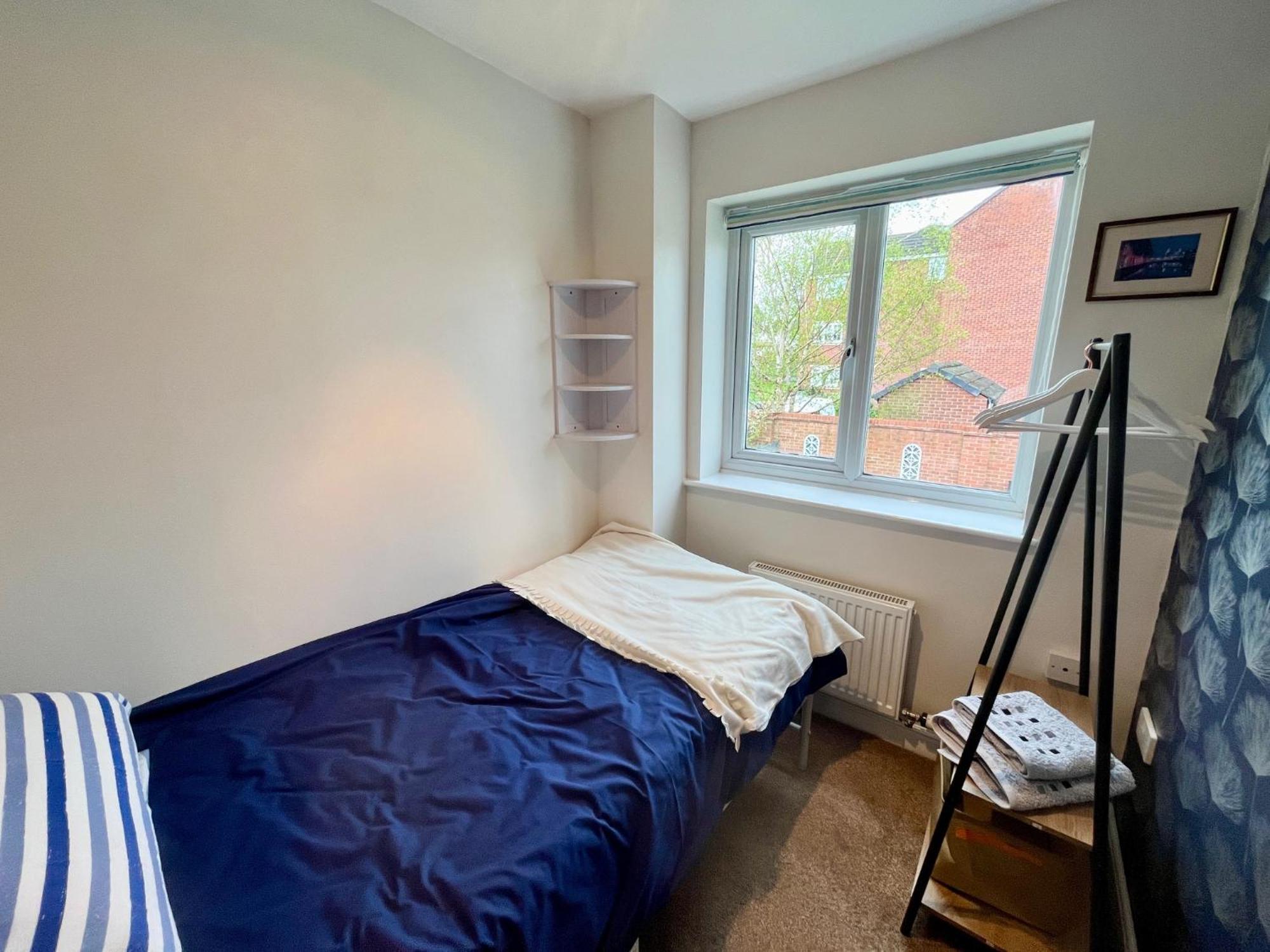 In Our Liverpool Home Sleeps 5 In 2 Double & 1 Single Bedrooms Eksteriør billede