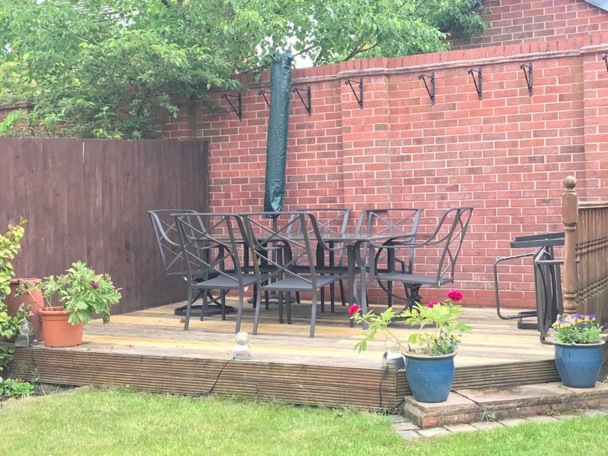 In Our Liverpool Home Sleeps 5 In 2 Double & 1 Single Bedrooms Eksteriør billede